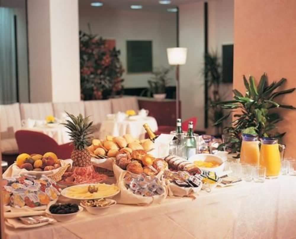 Mokinba Hotels Sant'Ambroeus Milano Dış mekan fotoğraf