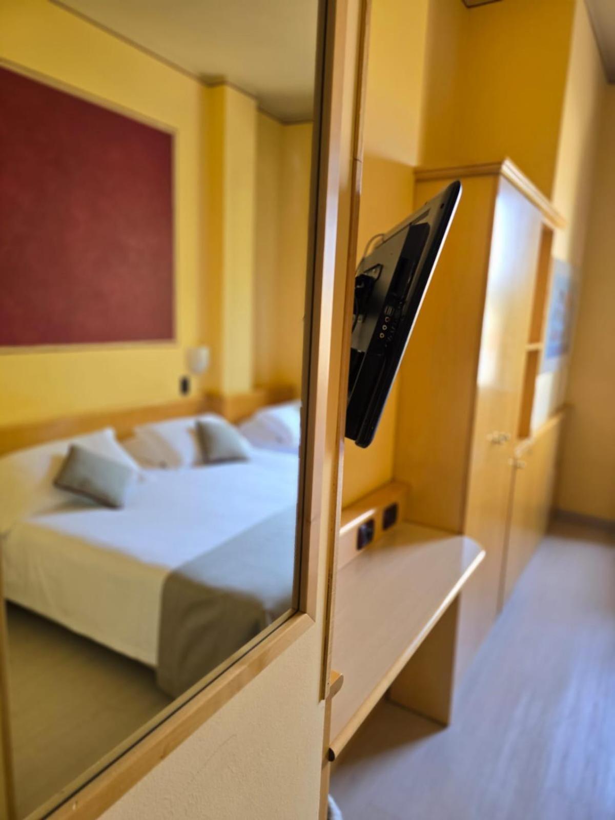 Mokinba Hotels Sant'Ambroeus Milano Dış mekan fotoğraf