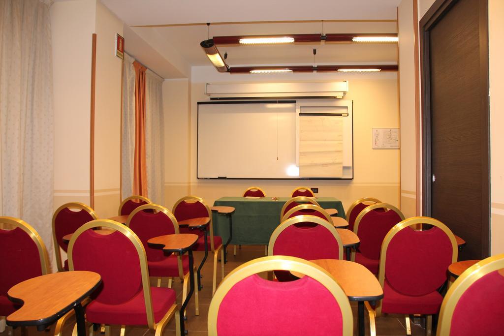 Mokinba Hotels Sant'Ambroeus Milano Dış mekan fotoğraf